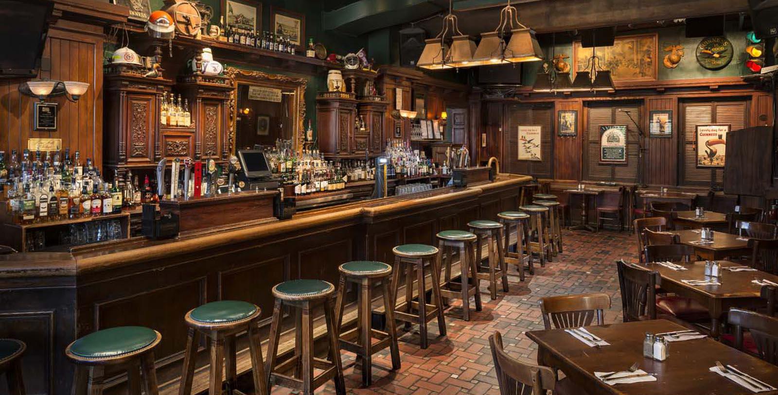 Taste authentic Irish cuisine and enjoy a pint in The Dubliner Irish Pub and Restaurant located in the Phoenix Park Hotel.